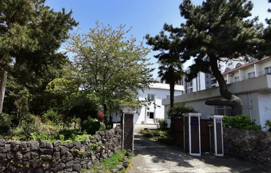 제주 골롬반 사제관 외관
