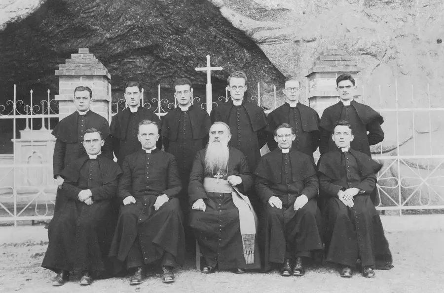1933년 한국에 파견된 최초의 골롬반회 회원 10명